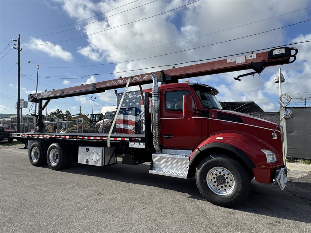2016 Kenworth T880 - $74,995