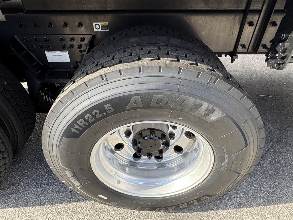 2016 Kenworth T880 - $74,995