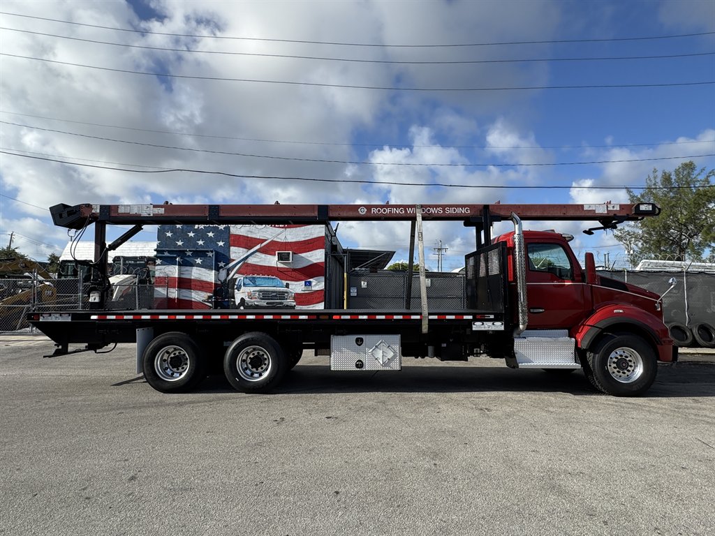 2016 Kenworth T880 - $74,995
