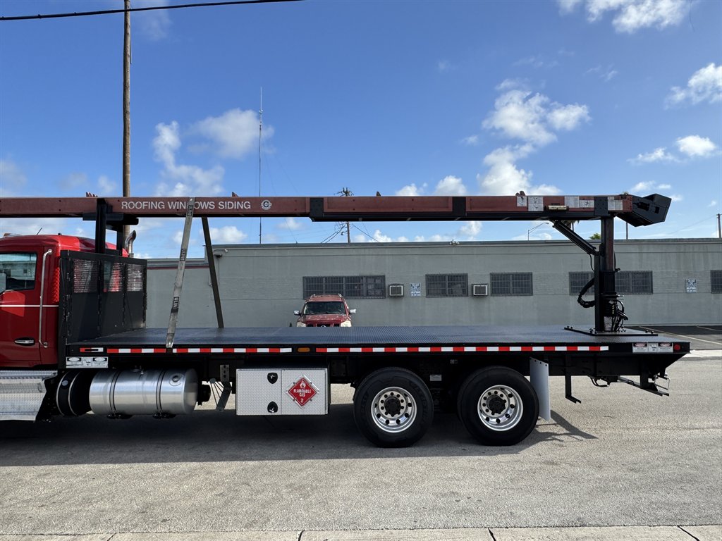 2016 Kenworth T880 - $74,995