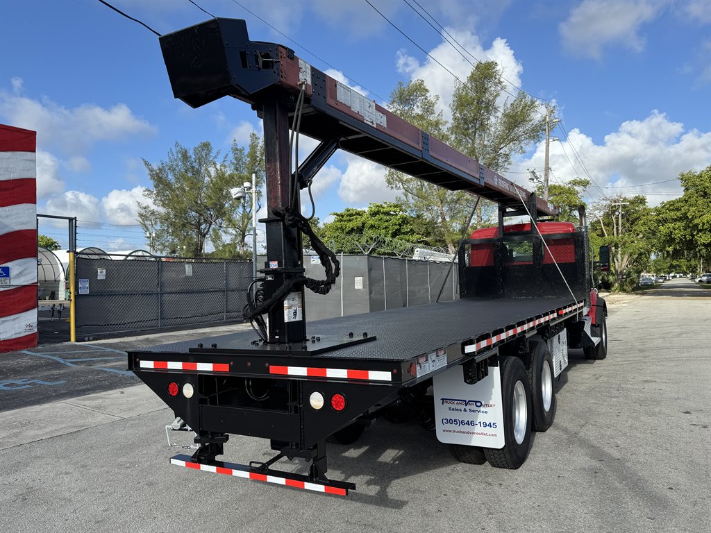 2016 Kenworth T880 - $74,995