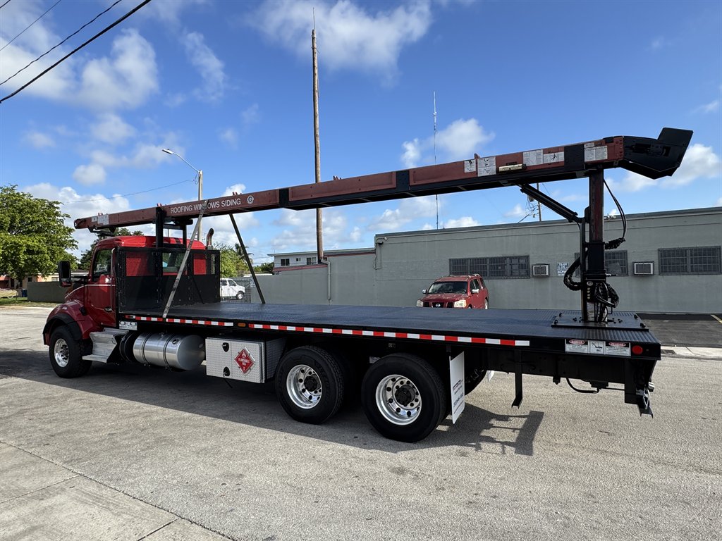 2016 Kenworth T880 - $74,995