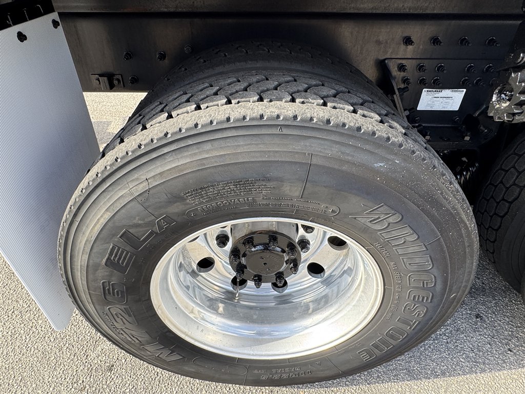 2016 Kenworth T880 - $74,995