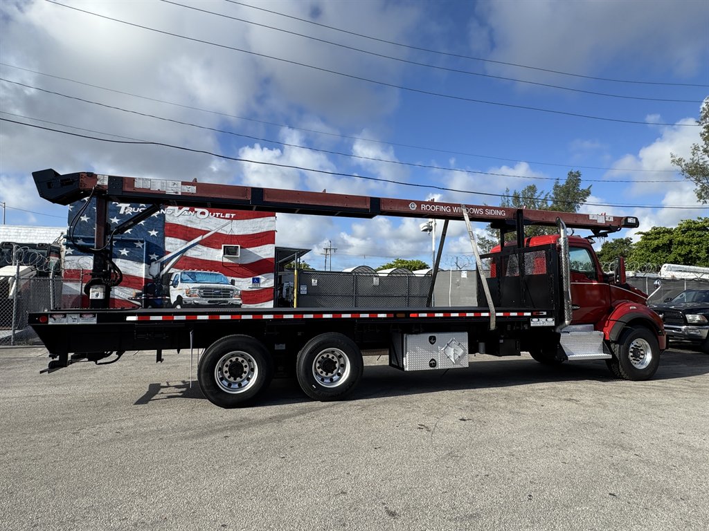 2016 Kenworth T880 - $74,995