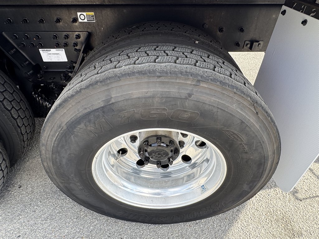 2016 Kenworth T880 - $74,995