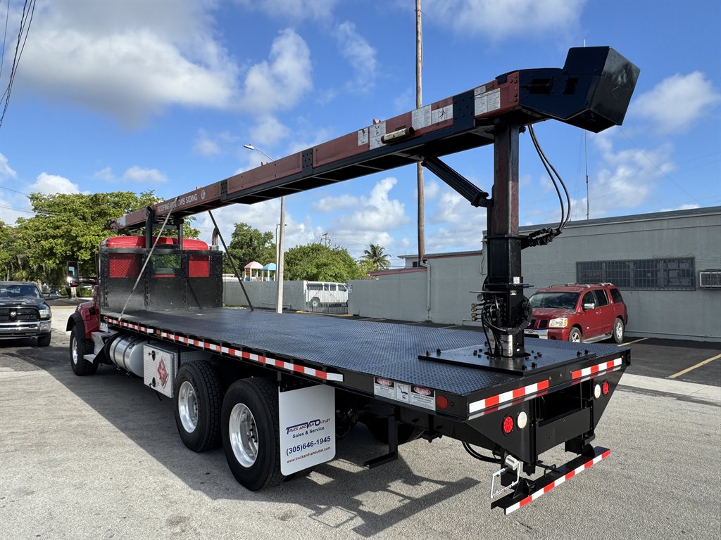 2016 Kenworth T880 - $74,995