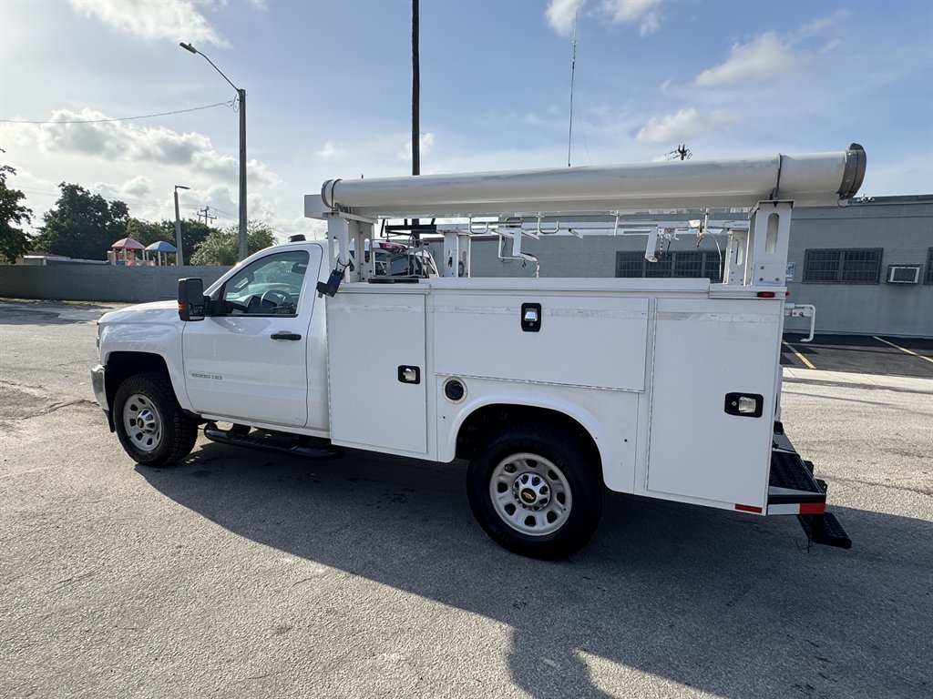 2018 Chevrolet Silverado - $18,995