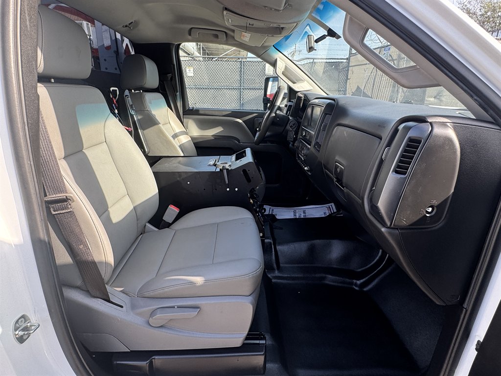 2018 Chevrolet Silverado - $18,995