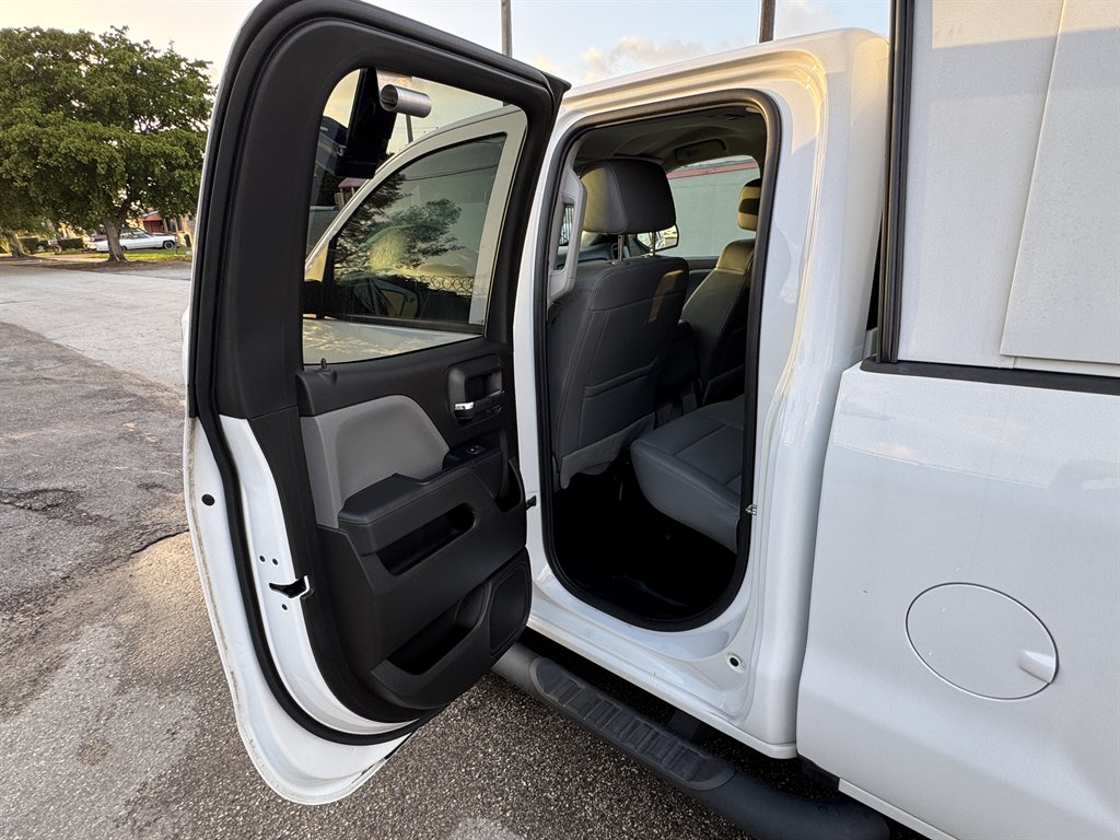 2019 Chevrolet Silverado Ld - $16,995