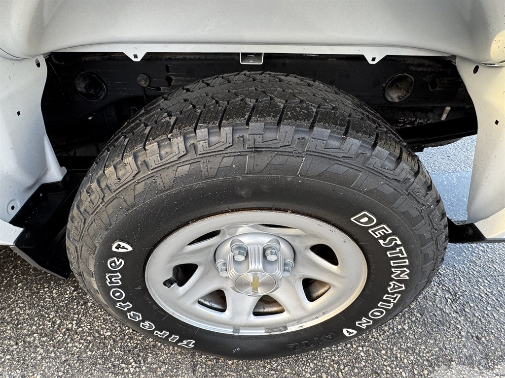 2019 Chevrolet Silverado Ld - $16,995