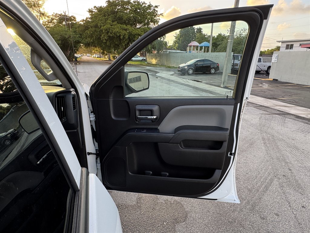 2019 Chevrolet Silverado Ld - $16,995