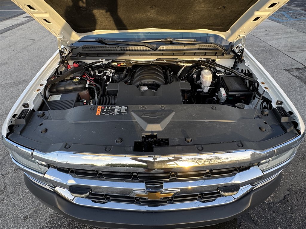 2019 Chevrolet Silverado Ld - $16,995