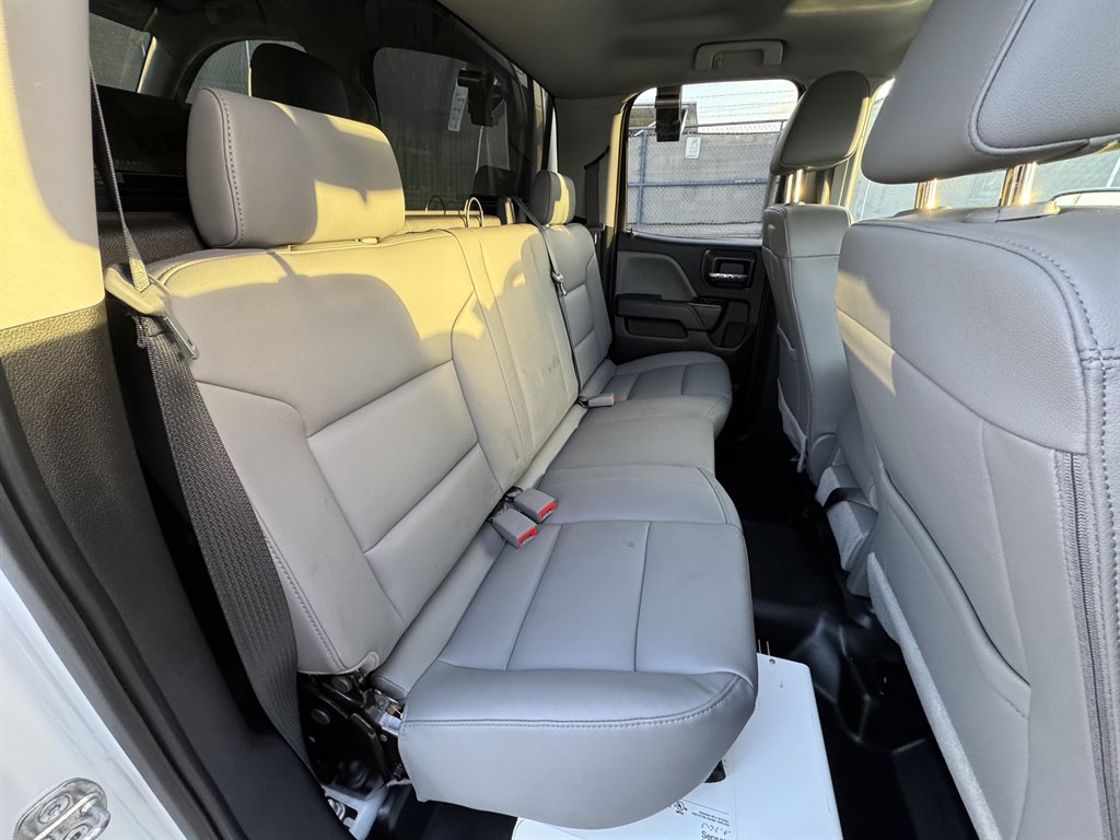 2019 Chevrolet Silverado Ld - $16,995