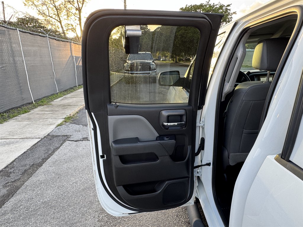 2019 Chevrolet Silverado Ld - $16,995