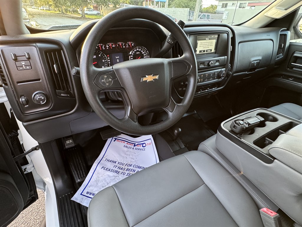 2019 Chevrolet Silverado Ld - $16,995