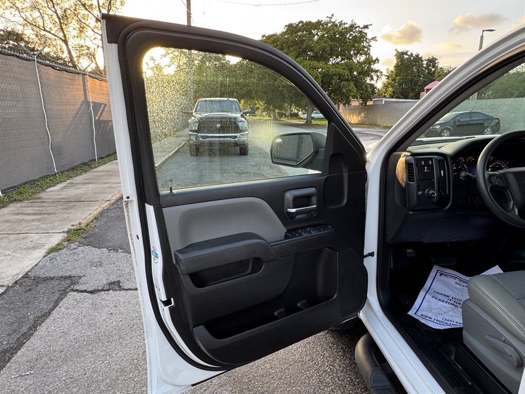 2019 Chevrolet Silverado Ld - $16,995