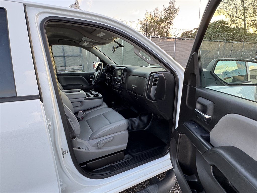 2019 Chevrolet Silverado Ld - $16,995