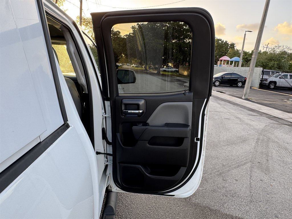 2019 Chevrolet Silverado Ld - $16,995