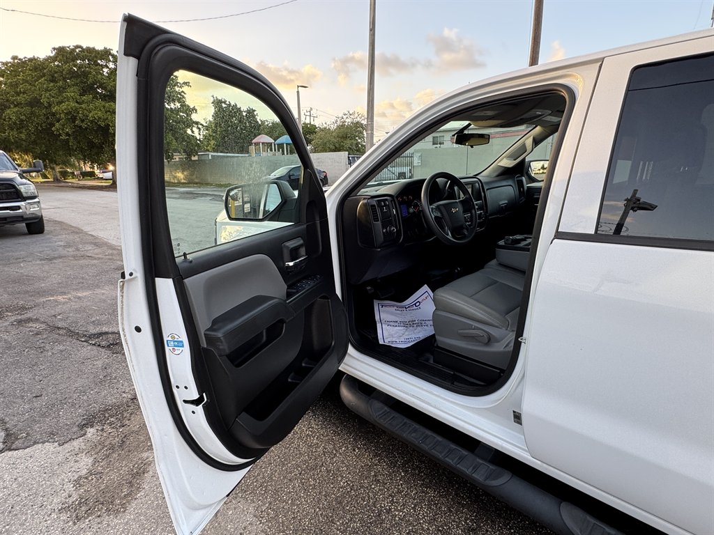 2019 Chevrolet Silverado Ld - $16,995