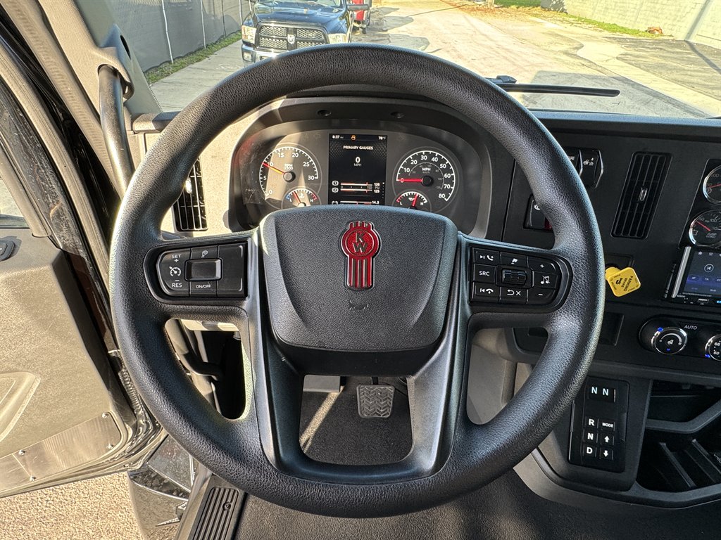 2025 Kenworth T600 - $88,995