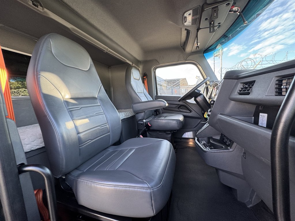 2025 Kenworth T600 - $88,995
