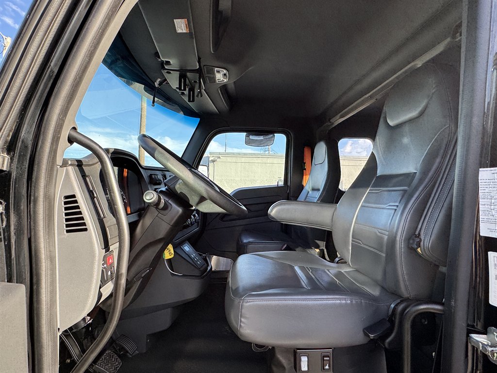 2025 Kenworth T600 - $88,995