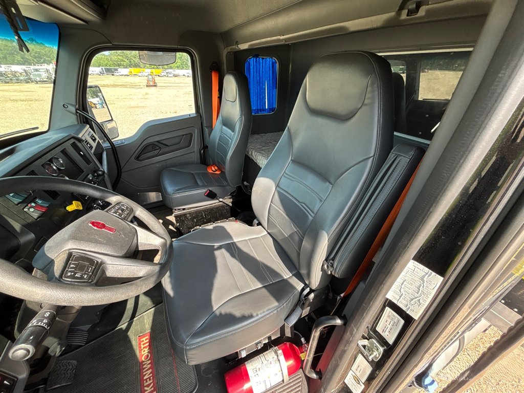 2025 Kenworth T600 - $88,995