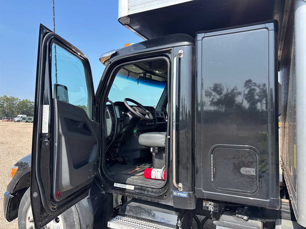 2025 Kenworth T600 - $88,995