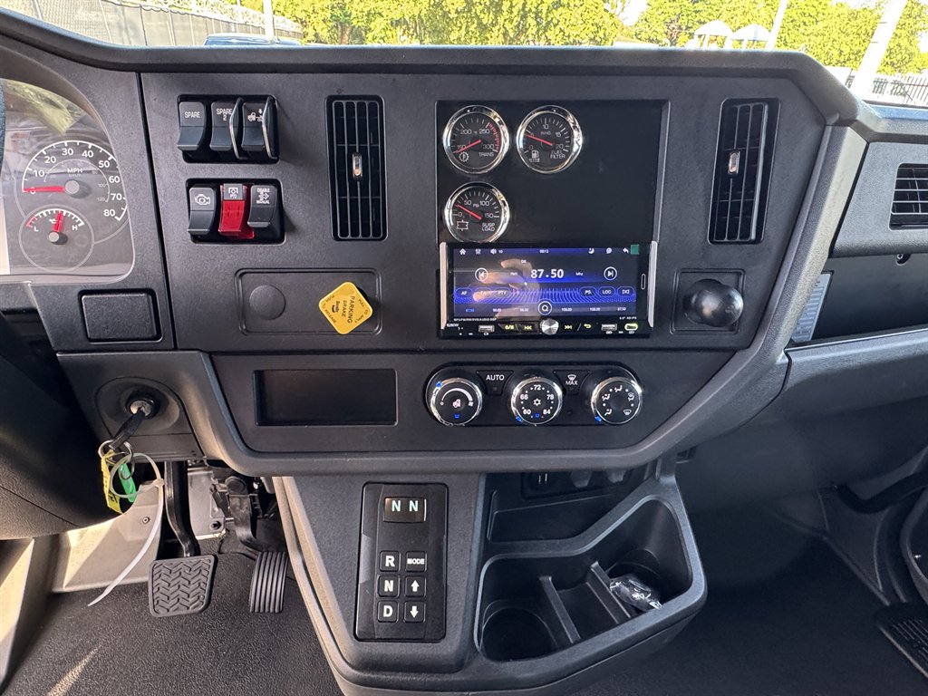 2025 Kenworth T600 - $88,995