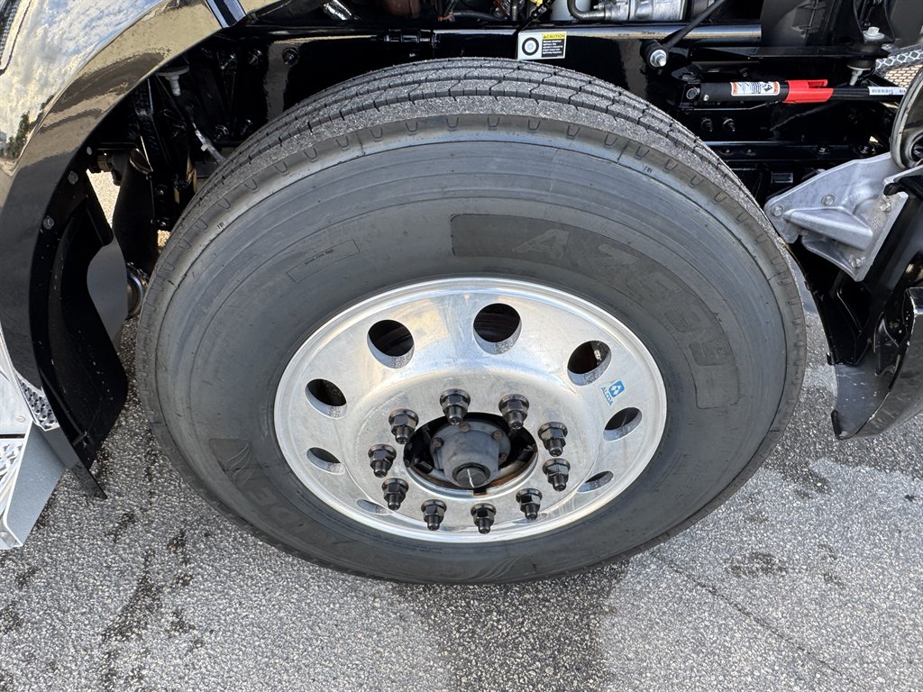 2025 Kenworth T600 - $88,995