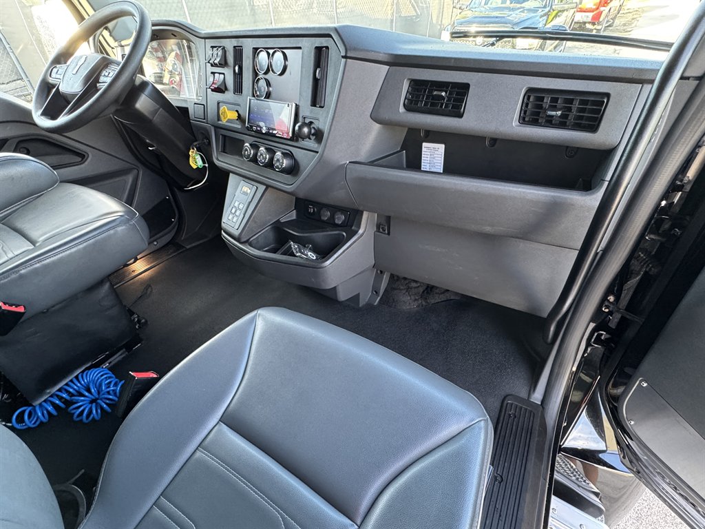 2025 Kenworth T600 - $88,995
