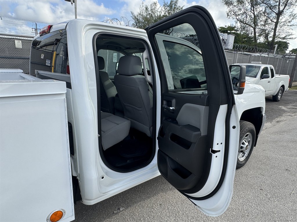 2019 Chevrolet Express - $20,495