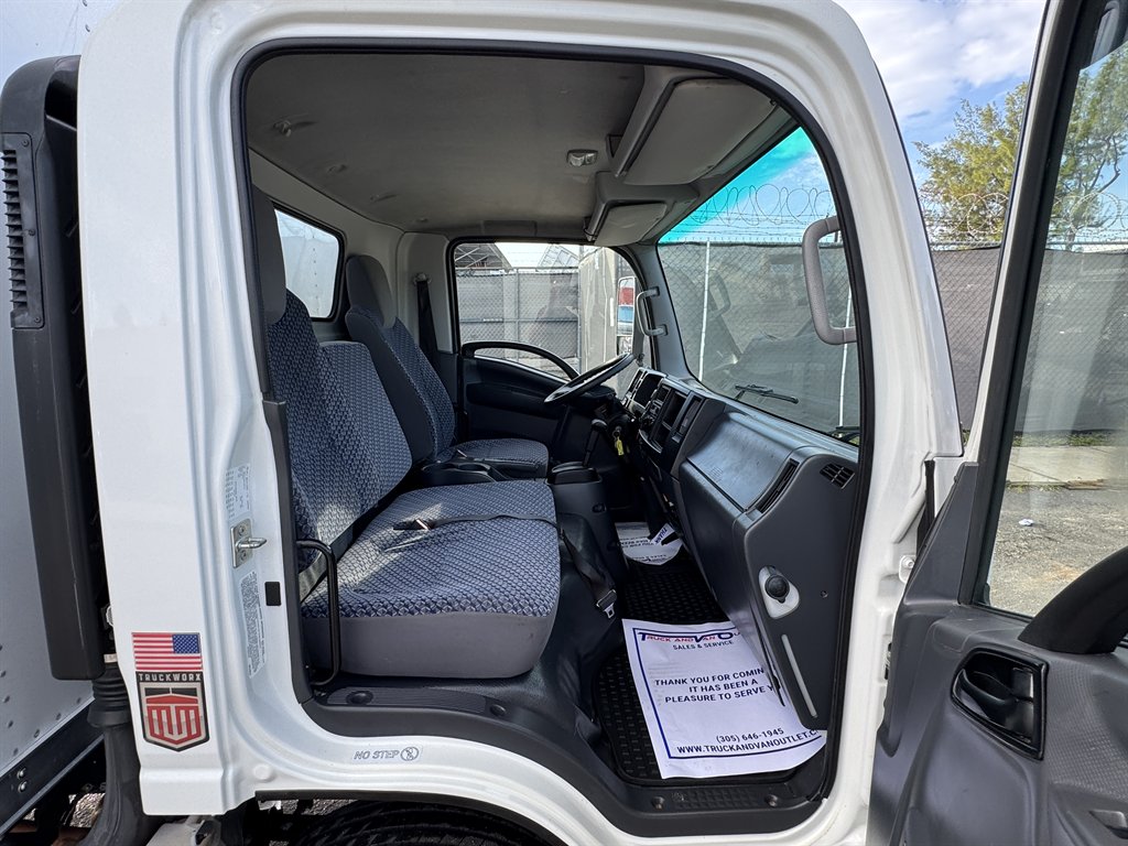 2023 Isuzu Npr-hd - $33,995