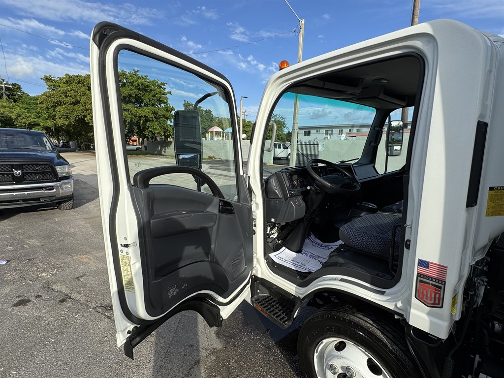 2023 Isuzu Npr-hd - $33,995