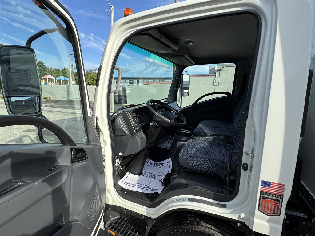 2023 Isuzu Npr-hd - $33,995