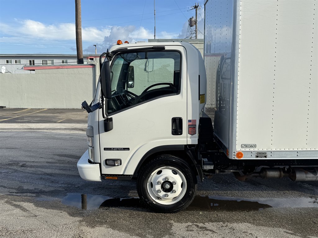 2023 Isuzu Npr-hd - $33,995