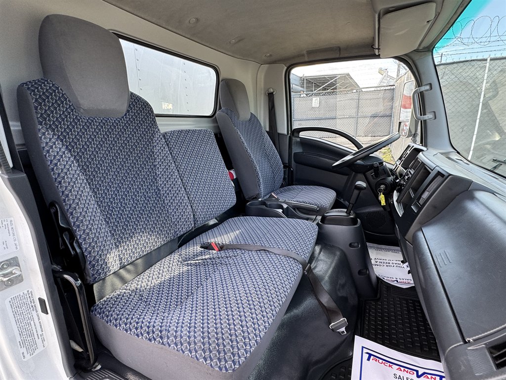 2023 Isuzu Npr-hd - $33,995