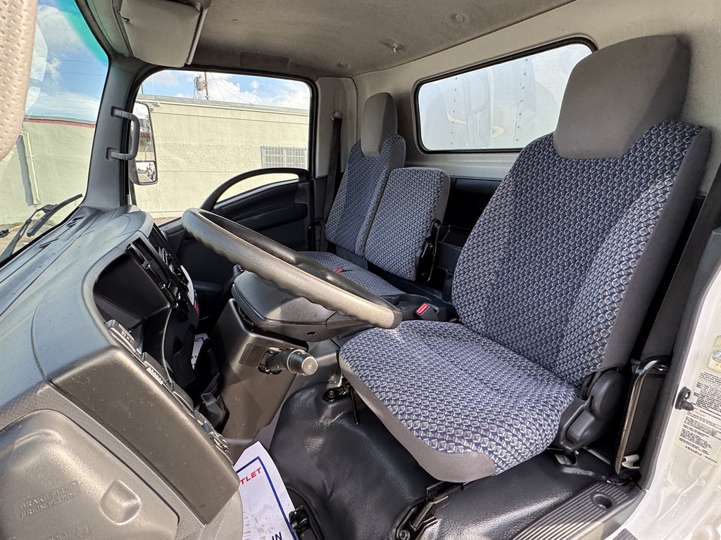 2023 Isuzu Npr-hd - $33,995