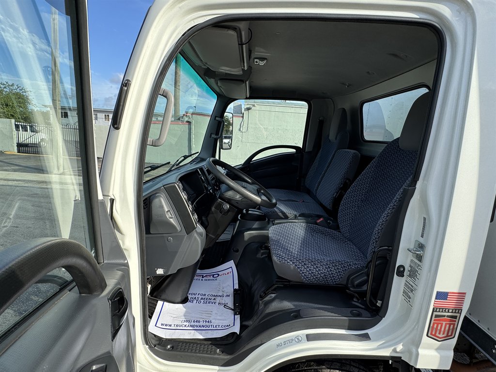 2023 Isuzu Npr-hd - $33,995