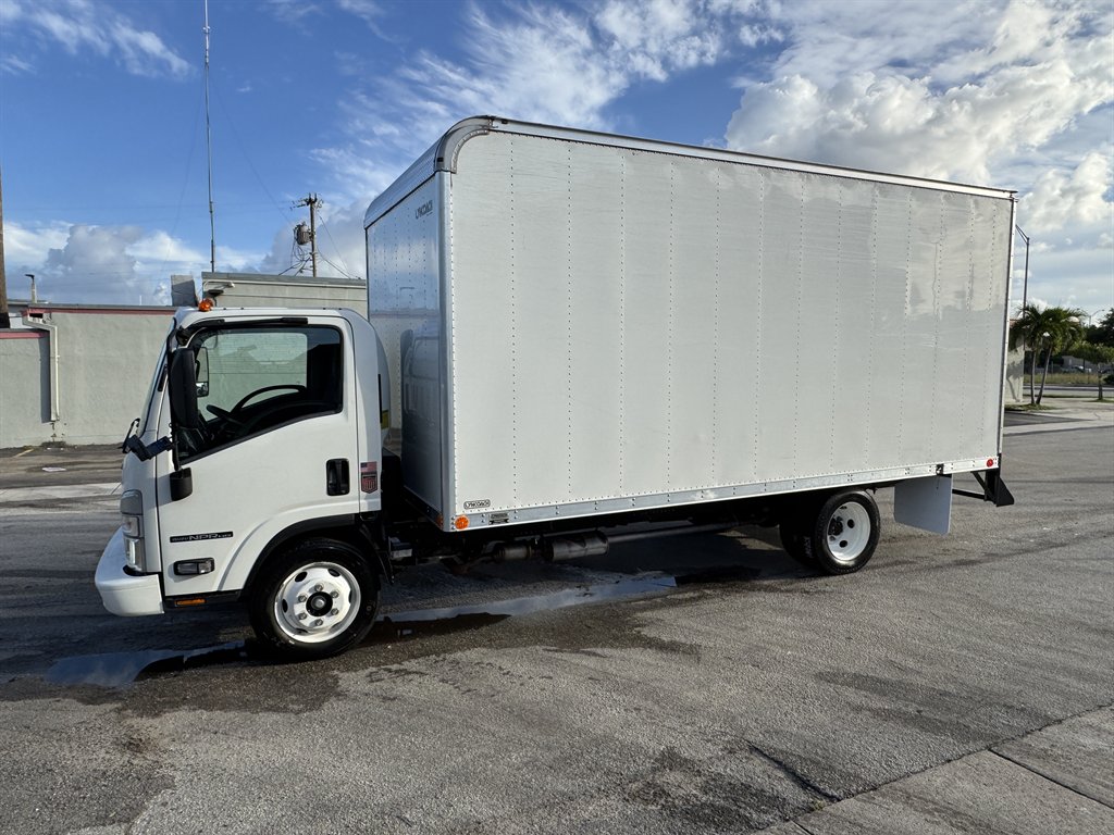 2023 Isuzu Npr-hd - $33,995
