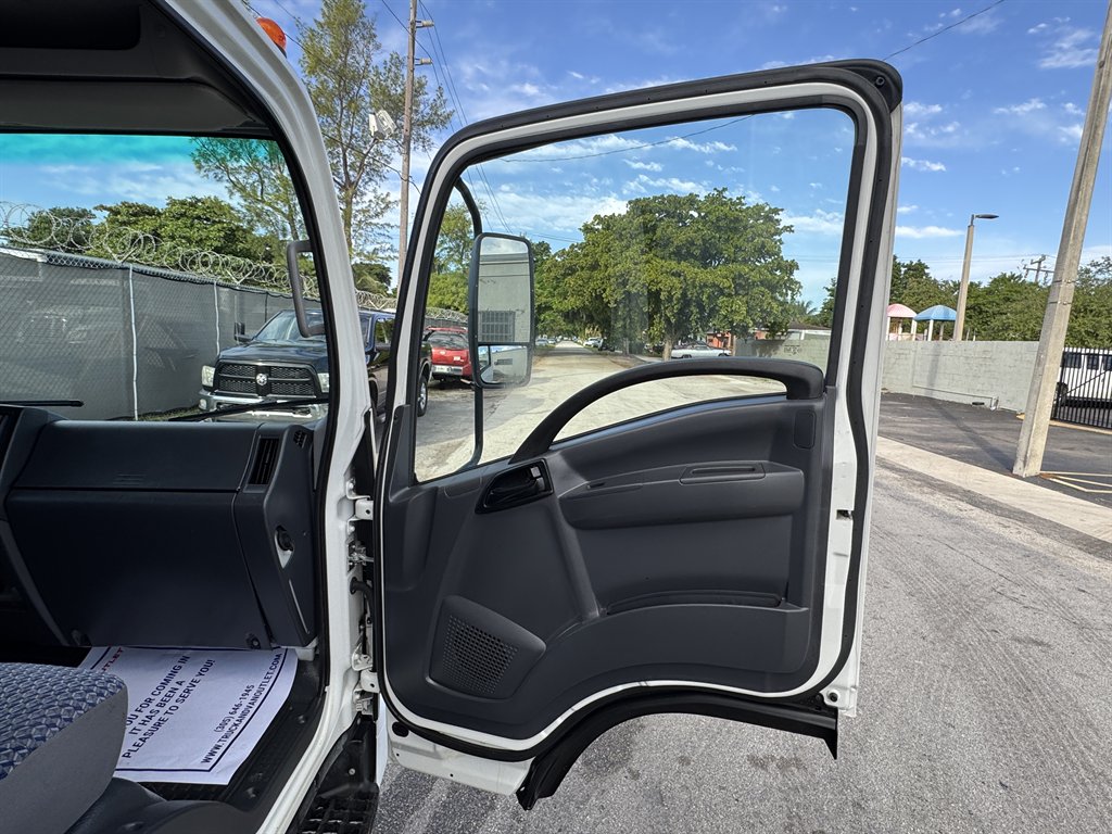2023 Isuzu Npr-hd - $33,995
