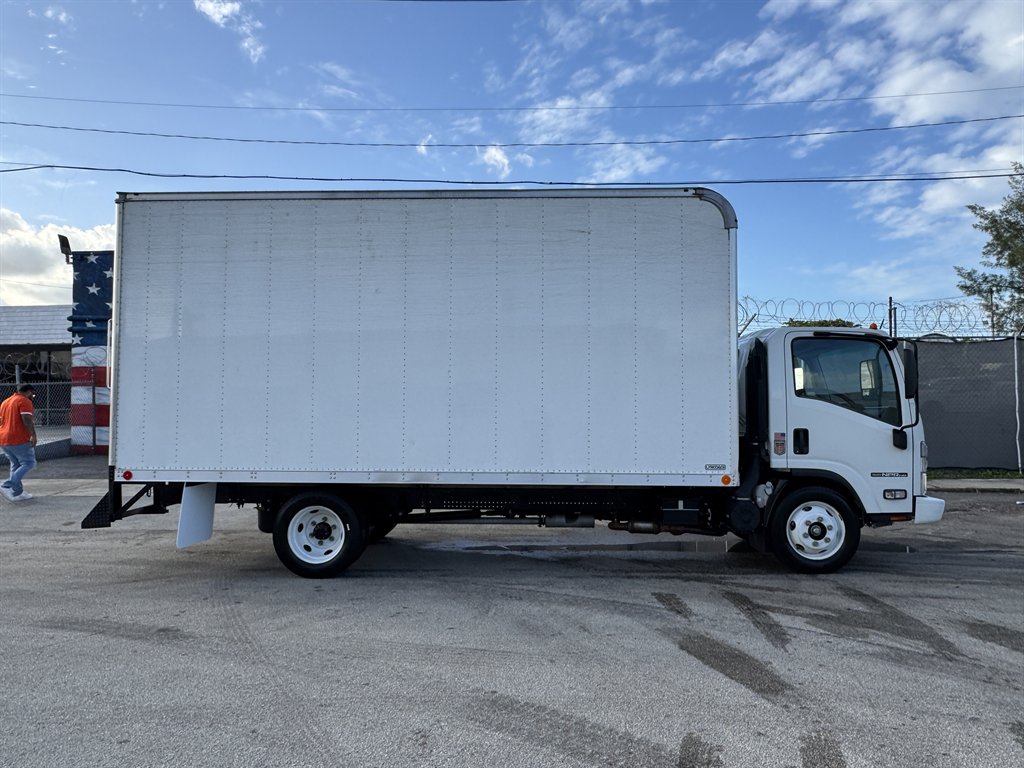 2023 Isuzu Npr-hd - $33,995