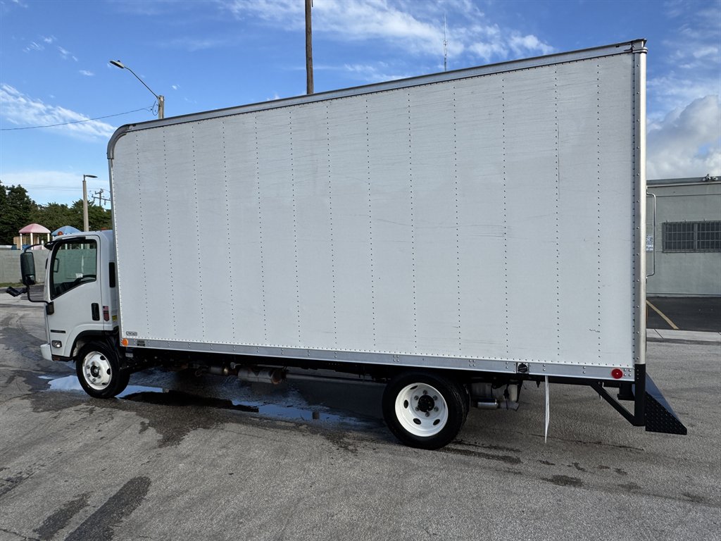 2023 Isuzu Npr-hd - $33,995