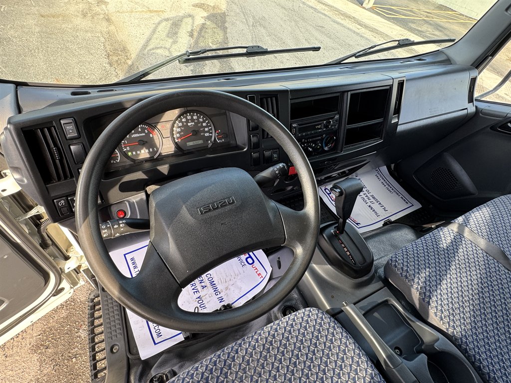2023 Isuzu Npr-hd - $33,995