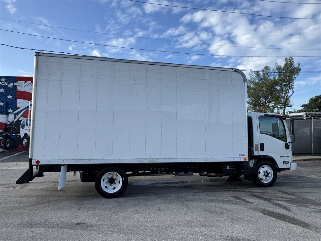2023 Isuzu Npr-hd - $33,995