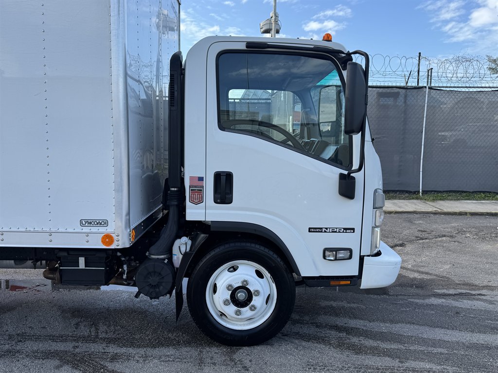 2023 Isuzu Npr-hd - $33,995