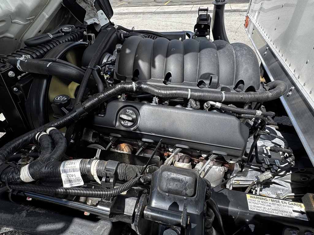 2023 Isuzu Npr-hd - $31,995