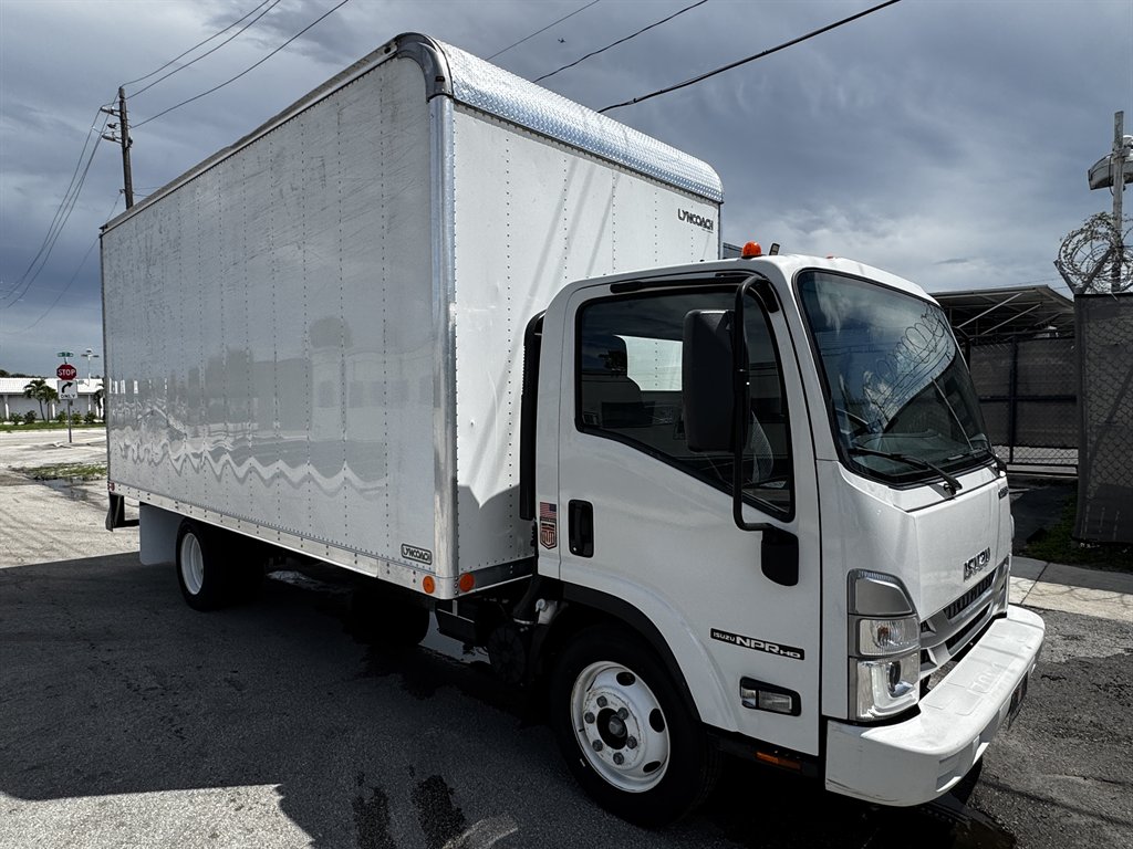 2023 Isuzu Npr-hd - $31,995