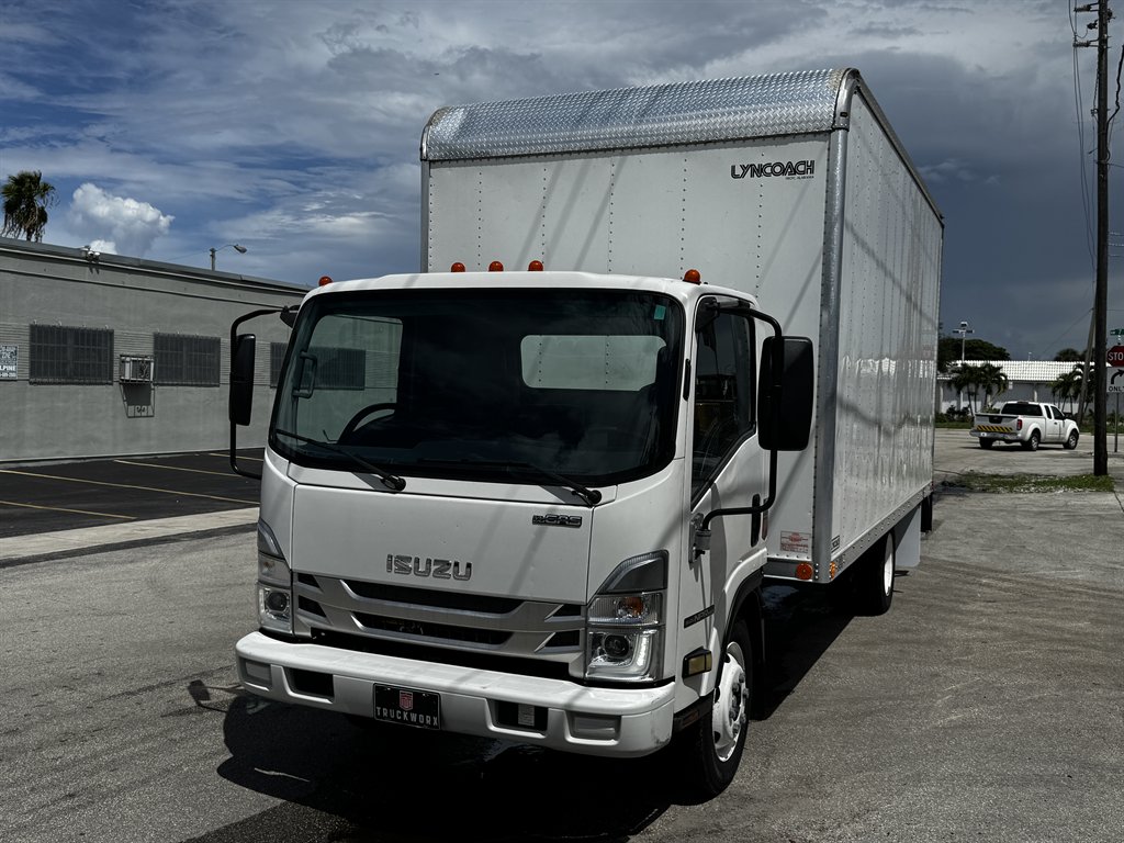 2023 Isuzu Npr-hd - $31,995