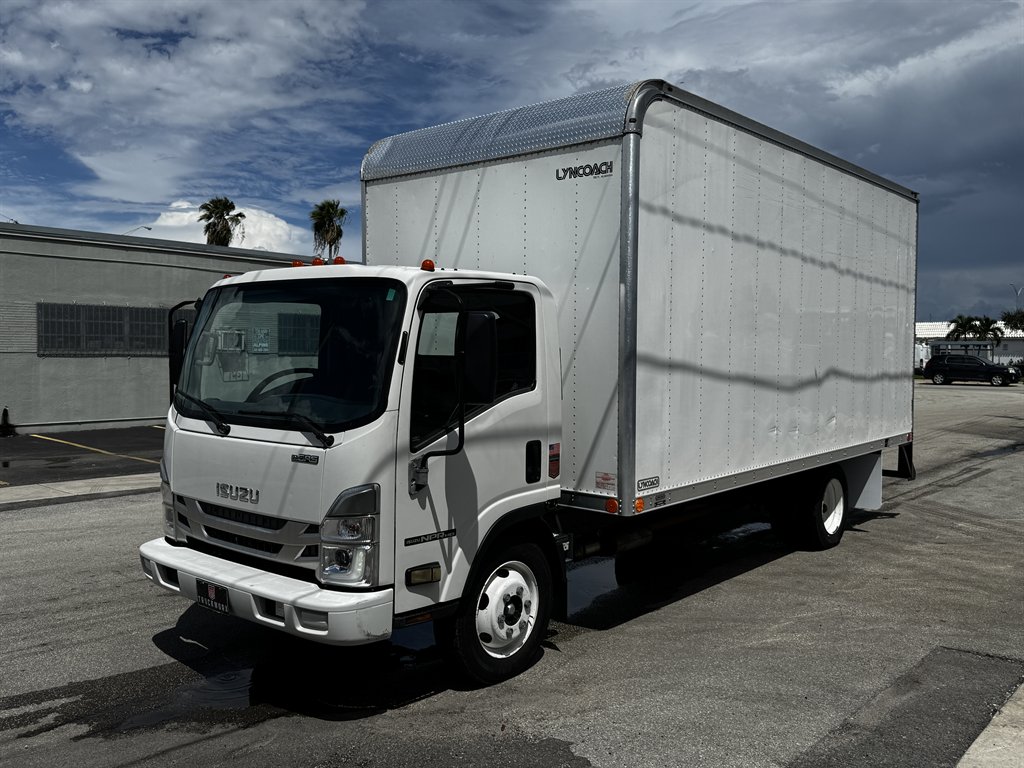 2023 Isuzu Npr-hd - $31,995